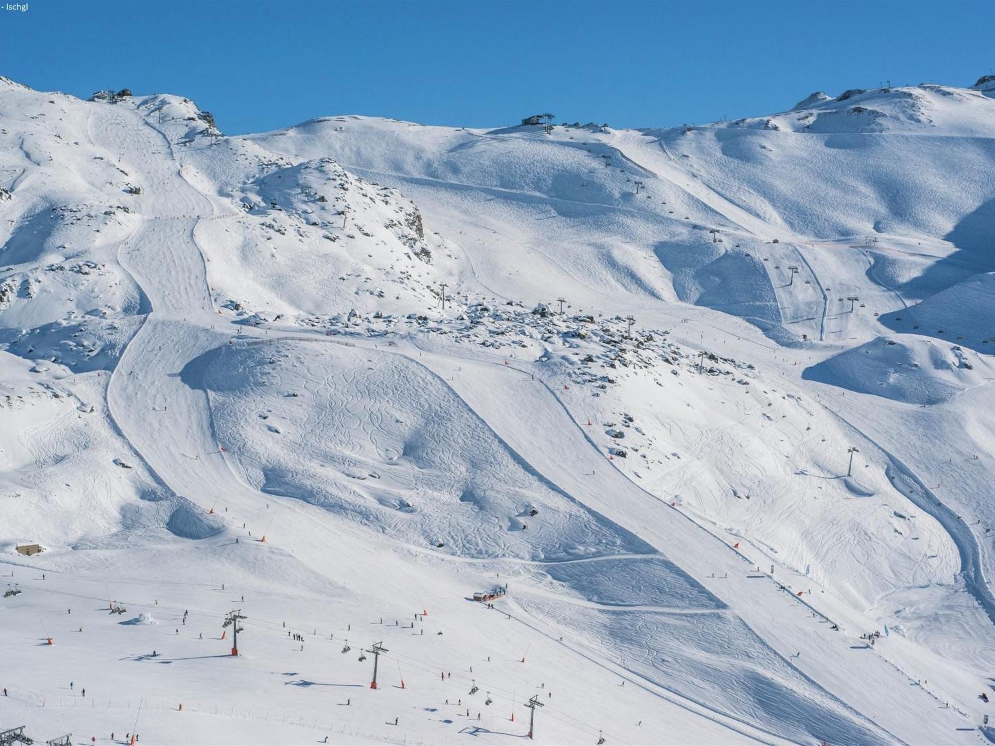 Land On The Kppl Mountain Chains كابل المظهر الخارجي الصورة